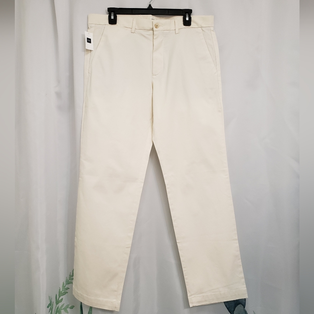 GAP mens white khakis NWT